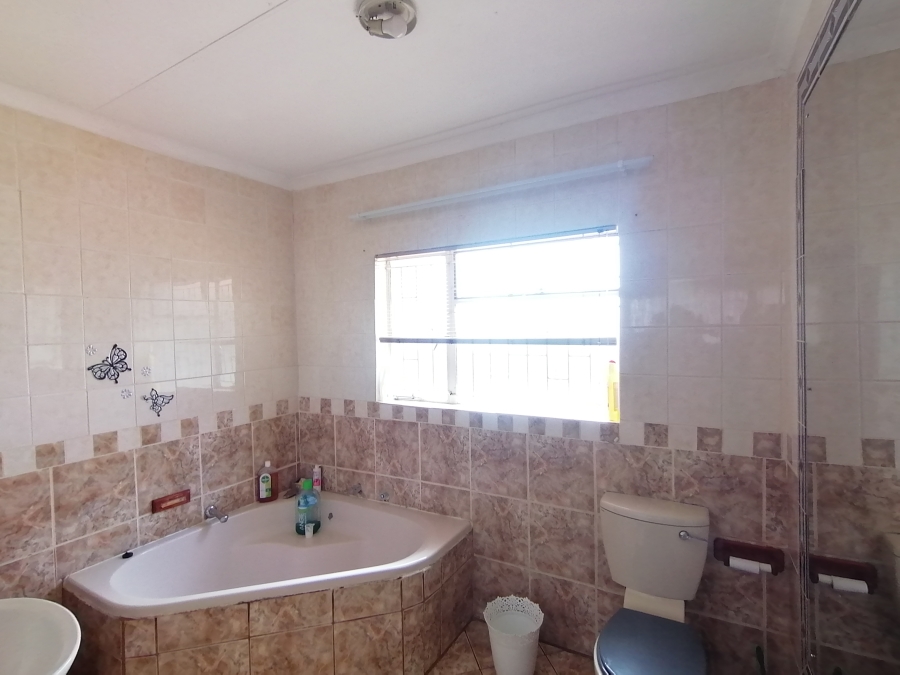 3 Bedroom Property for Sale in Vaal Park North West